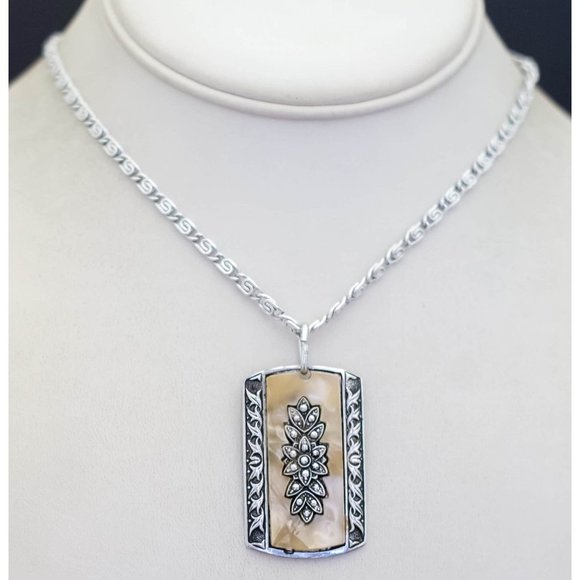 19 inch, Vintage Floral Abstract Square Aluminum Silver Tone Necklace, G48 - Picture 2 of 3